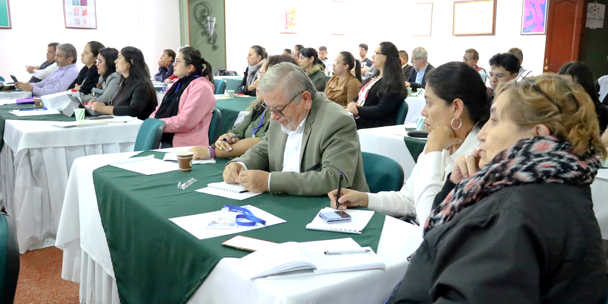 Con éxito se realizó el seminario de actualización tributaria en Coimpresores Bogotá